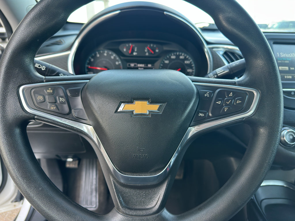 Used 2018 Chevrolet Malibu LT FWD image 13