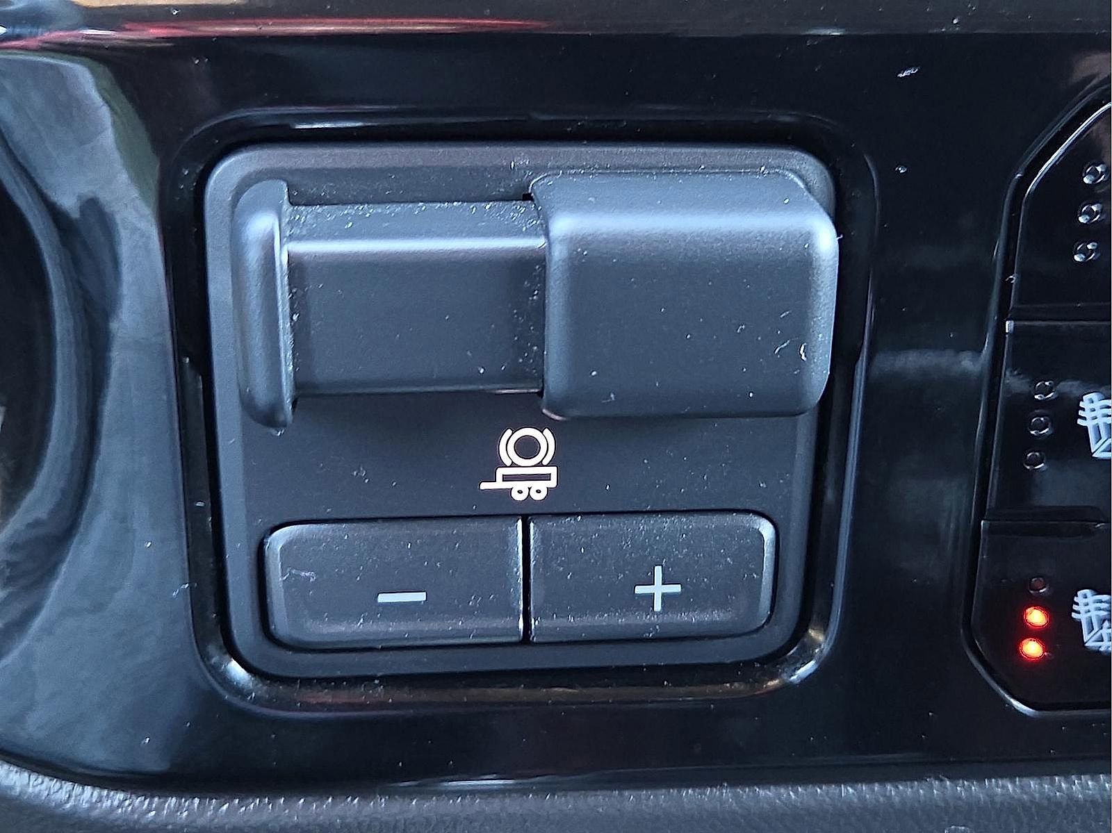 Used 2024 Chevrolet Silverado 1500 ZR2 w/ Technology Package image 18