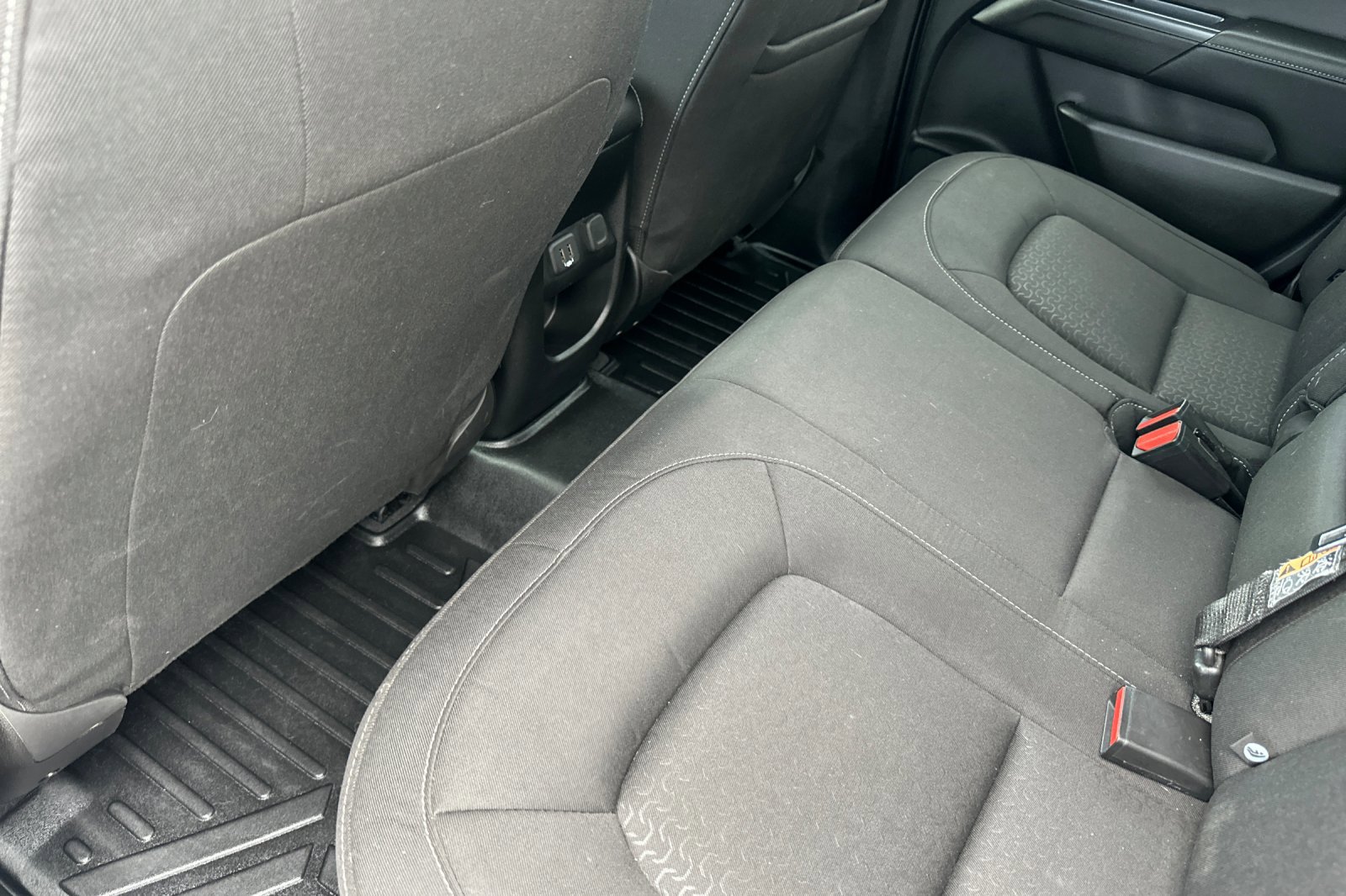 Used 2020 GMC Canyon SLE w/ Elevation Edition image 13