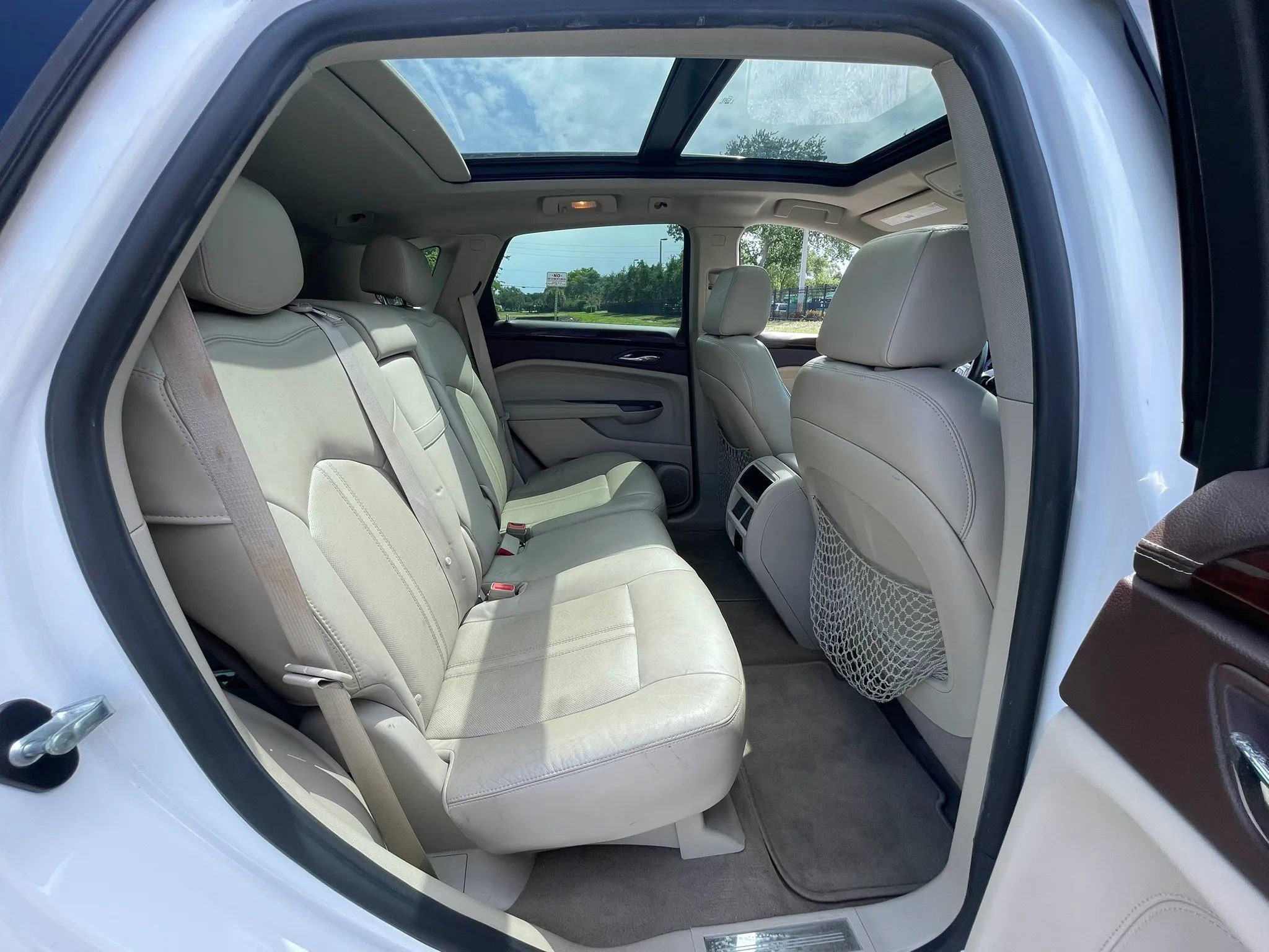 Used 2012 Cadillac SRX Luxury image 25