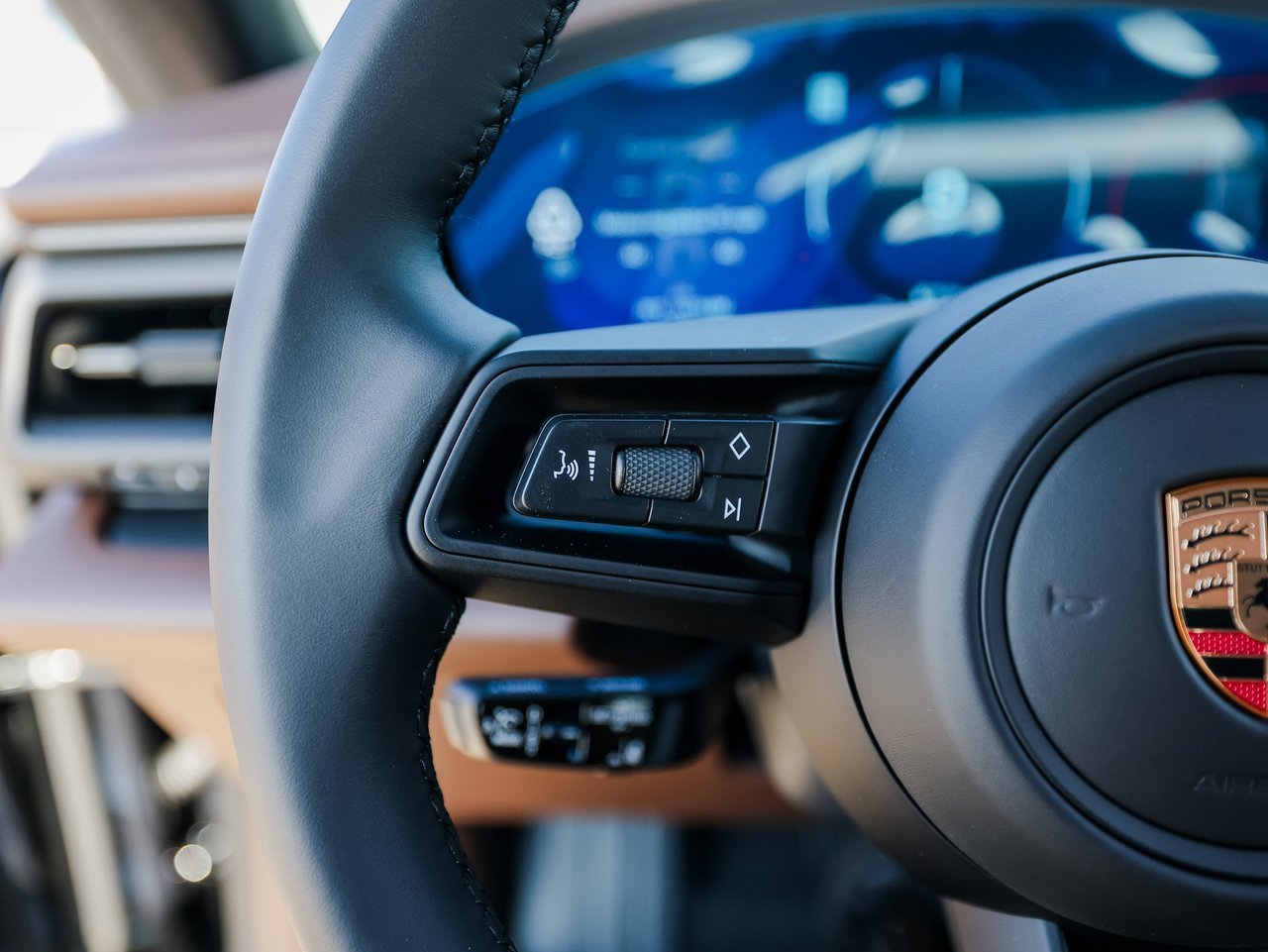 New 2025 Porsche Macan 4 Electric image 17