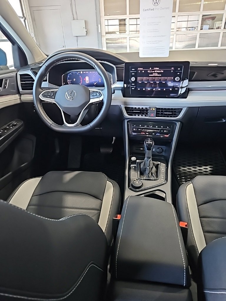 Used 2025 Volkswagen Taos SEL image 24
