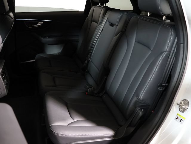 Used 2025 Audi Q7 3.0T Premium Plus w/ Premium Plus Package AWD/4WD image 13