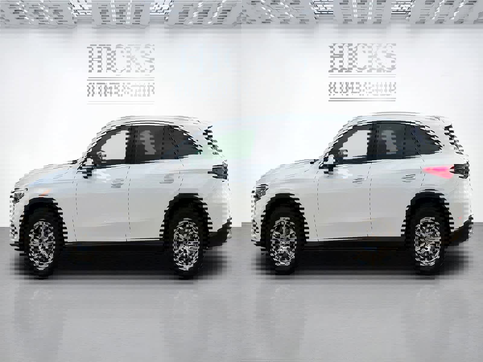 Used 2025 Mercedes-Benz GLC 300 4MATIC image 8