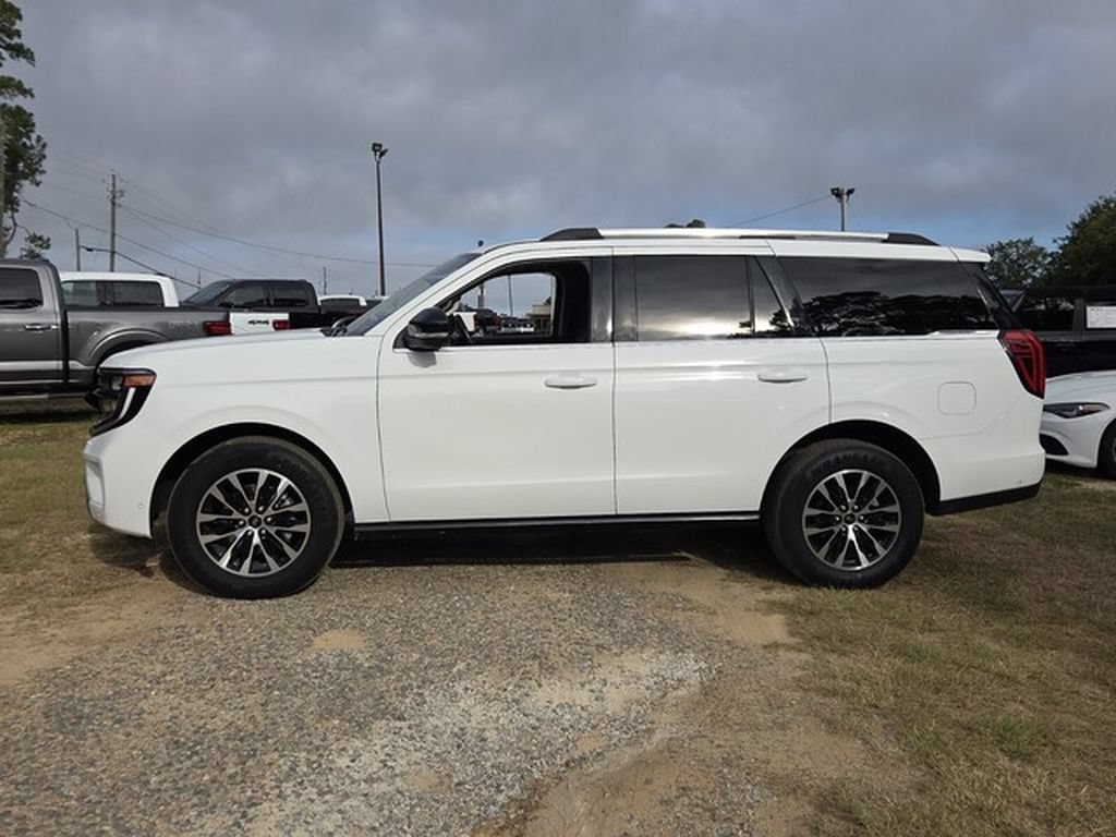 Used 2025 Ford Expedition Platinum AWD/4WD image 5