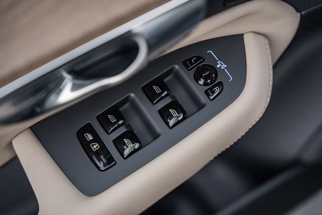New 2026 Volvo XC90 B6 Plus w/ Protection Package Premier image 39