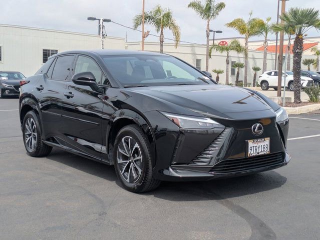 Used 2025 Lexus RZ 450e image 3