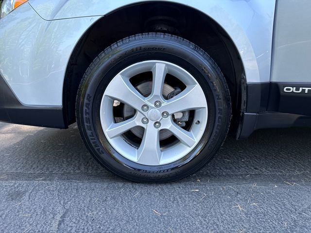 Used 2013 Subaru Outback 2.5i Premium AWD/4WD image 27