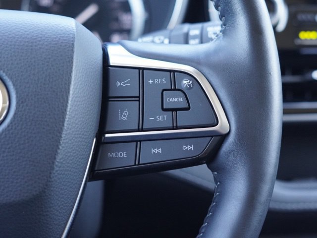 Certified 2021 Toyota Highlander Limited AWD/4WD image 24