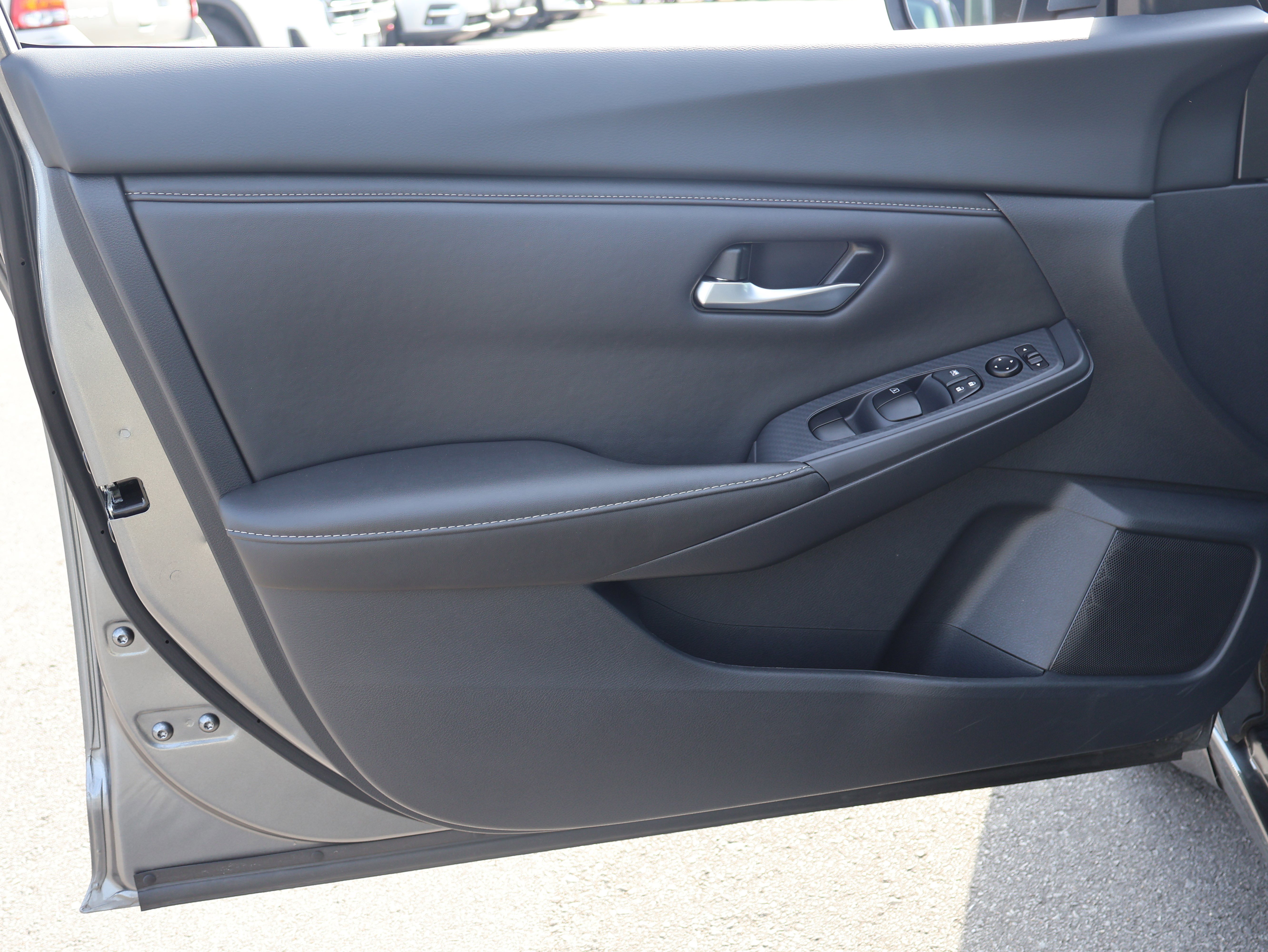 Used 2024 Nissan Sentra SV w/ Lighting Package image 37