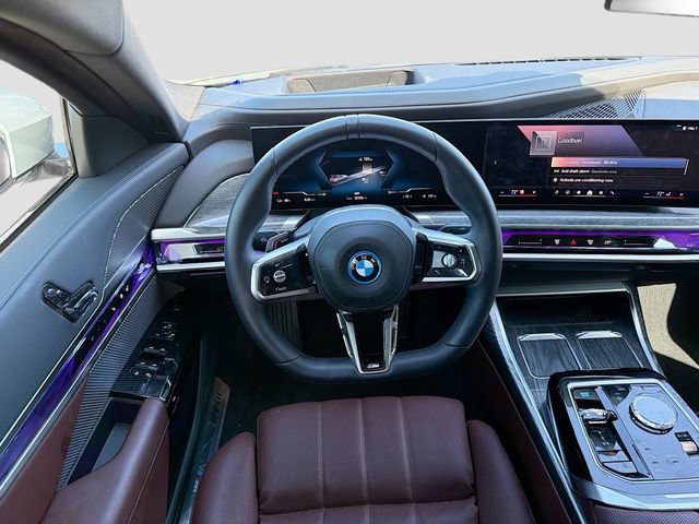 Used 2025 BMW i7 xDrive60 AWD/4WD image 17