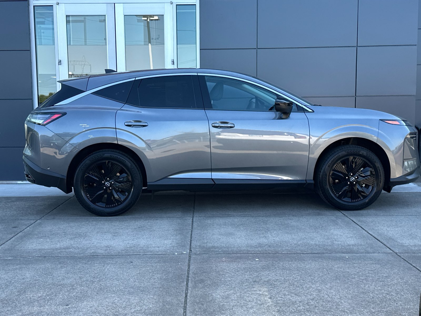 Certified 2025 Nissan Murano SV AWD/4WD image 3