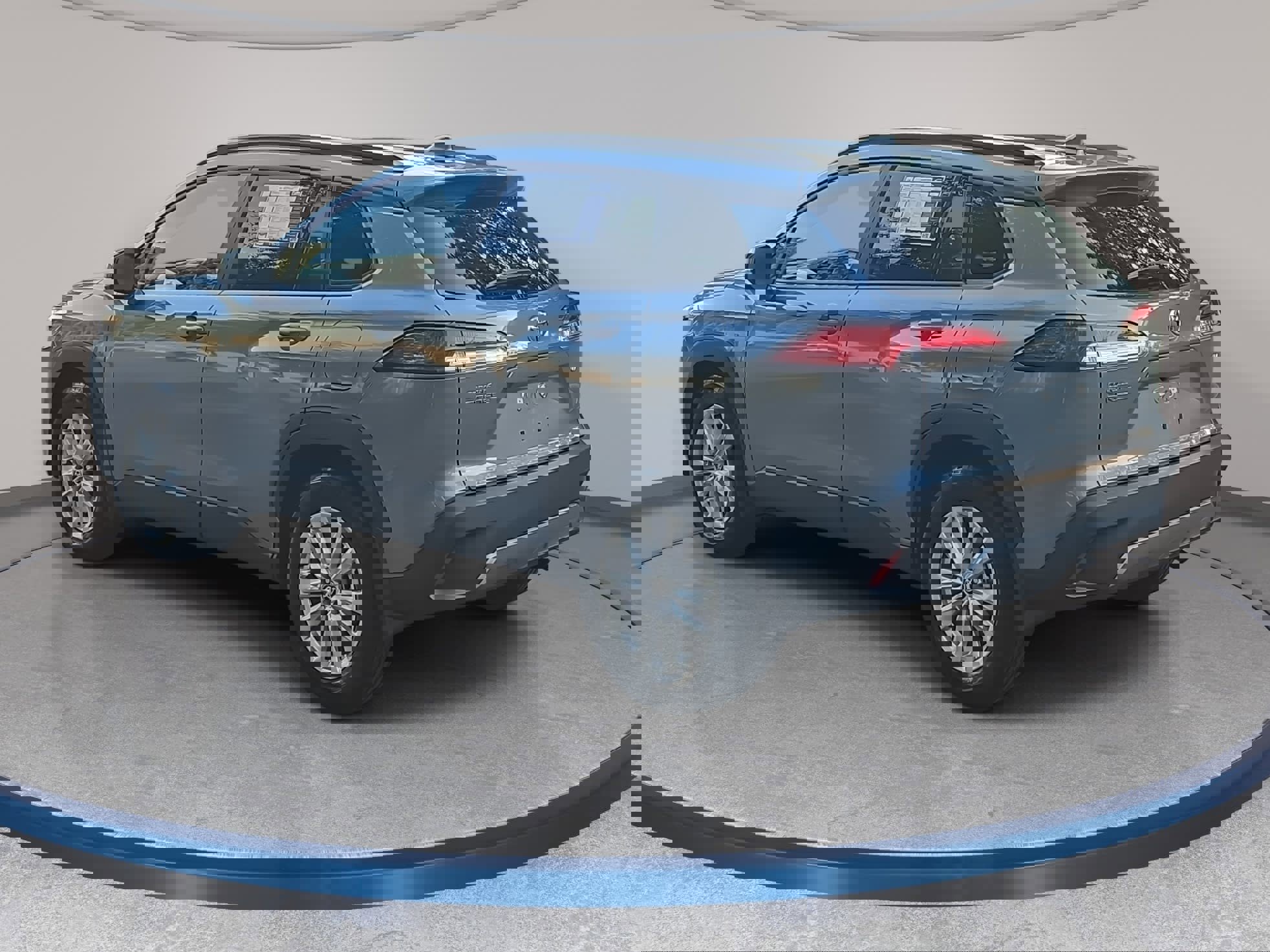 Used 2024 Toyota Corolla Cross LE w/ Moonroof Package image 7