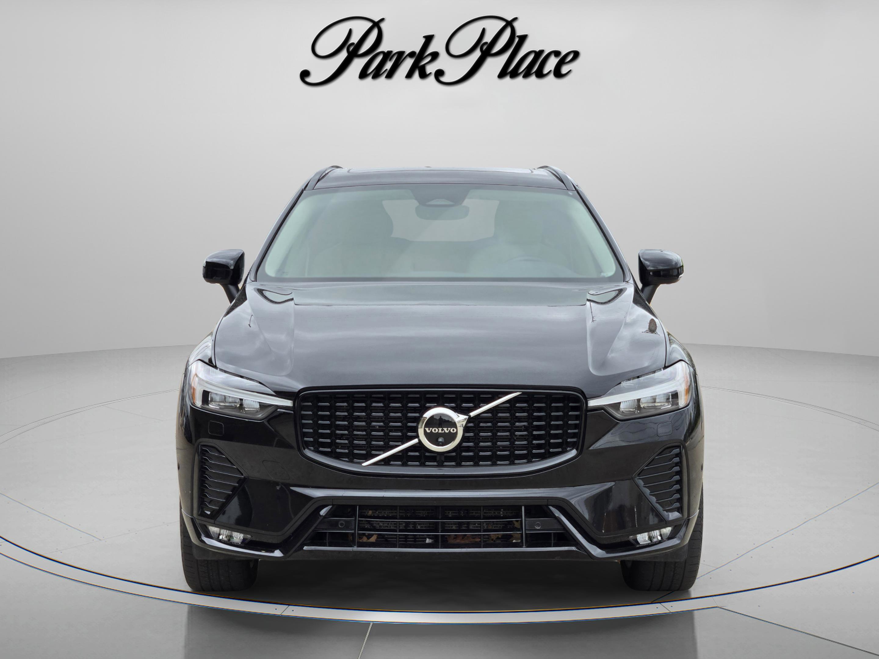 Used 2023 Volvo XC60 B5 Plus w/ Climate Package image 9