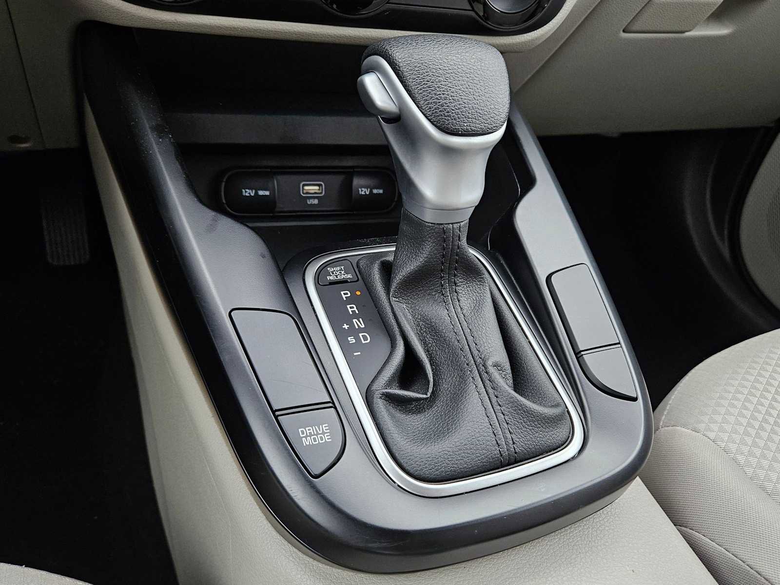 Certified 2025 Kia Soul LX w/ LX Technology Package FWD image 20