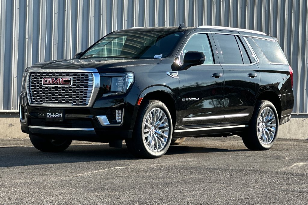 Used 2024 GMC Yukon Denali w/ Advanced Technology Package AWD/4WD image 4