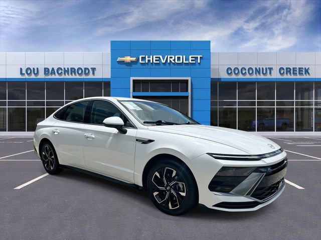 Used 2025 Hyundai Sonata SEL FWD image 2