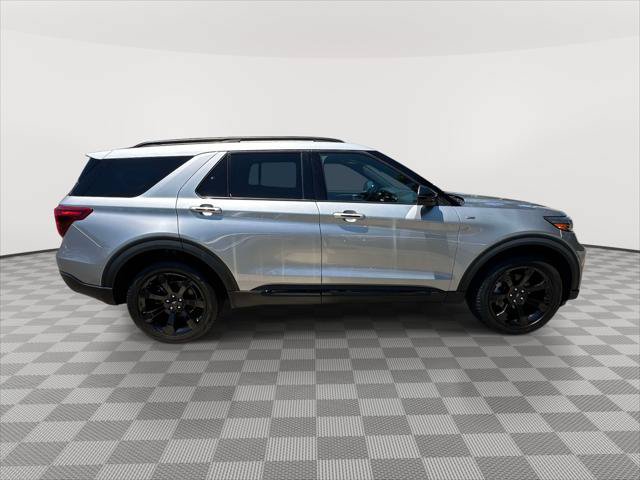 Used 2022 Ford Explorer ST-Line w/ Class IV Trailer Tow Package AWD/4WD image 2