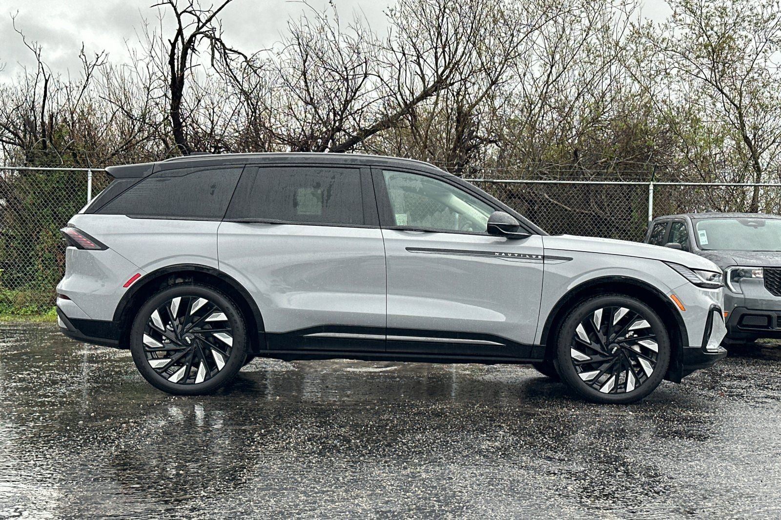 New 2026 Lincoln Nautilus Reserve image 2