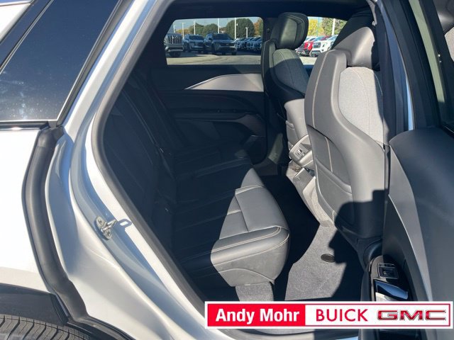 Used 2024 Cadillac Lyriq Tech AWD/4WD image 38