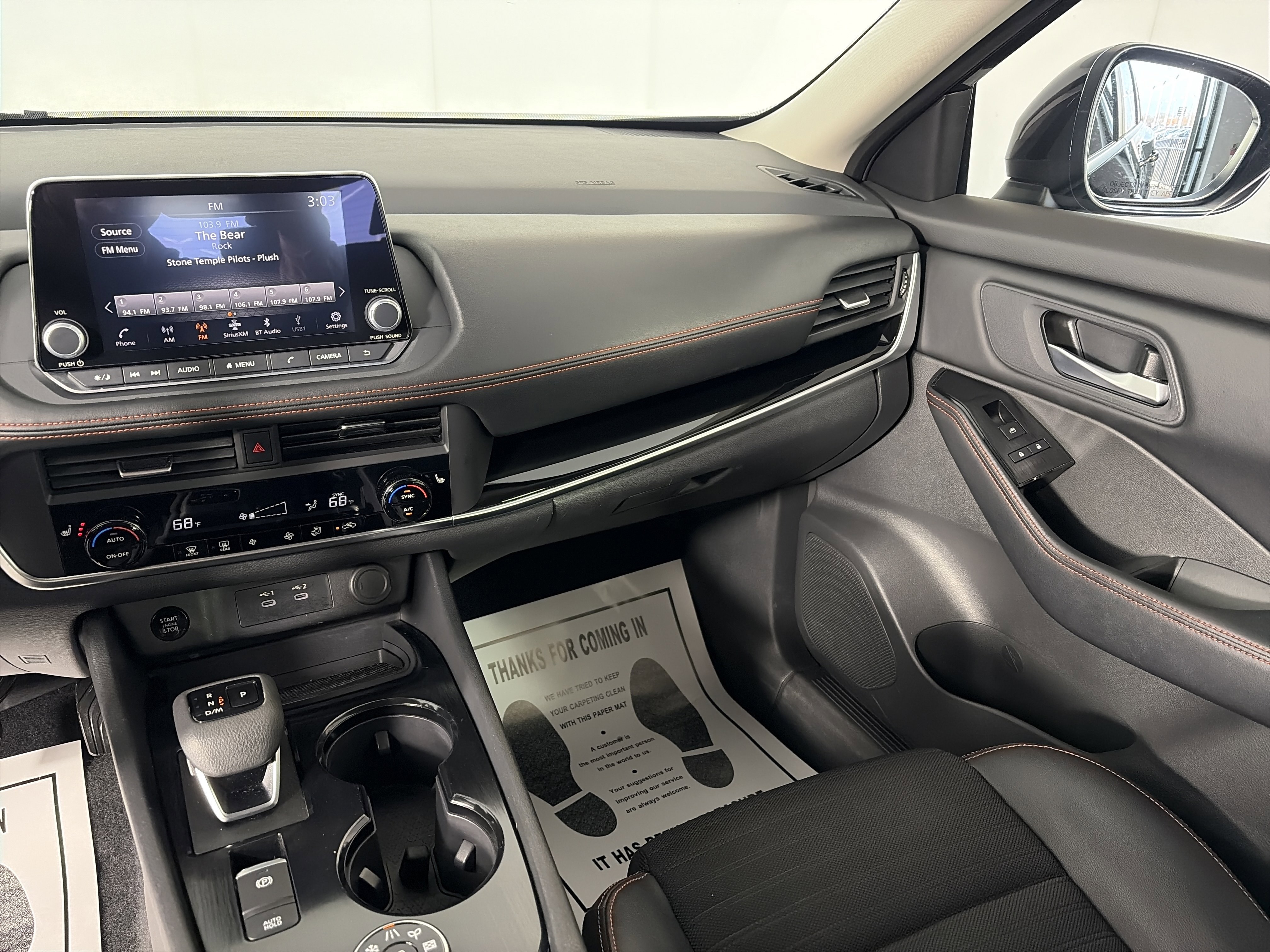 Used 2025 Nissan Rogue SV image 4