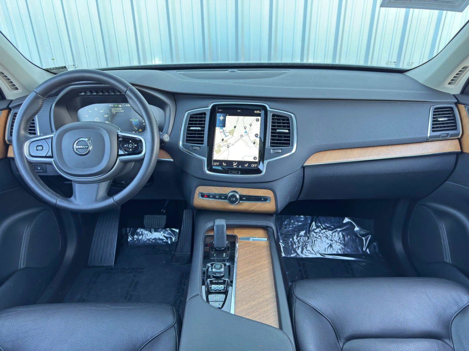 Used 2021 Volvo XC90 T8 Inscription Expression w/ Protection Package Premier AWD/4WD image 12