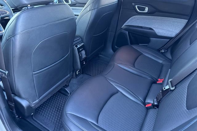 Used 2025 Jeep Compass Latitude w/ Convenience Group image 13