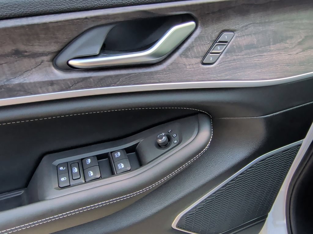 New 2026 Jeep Grand Cherokee Limited AWD/4WD image 12