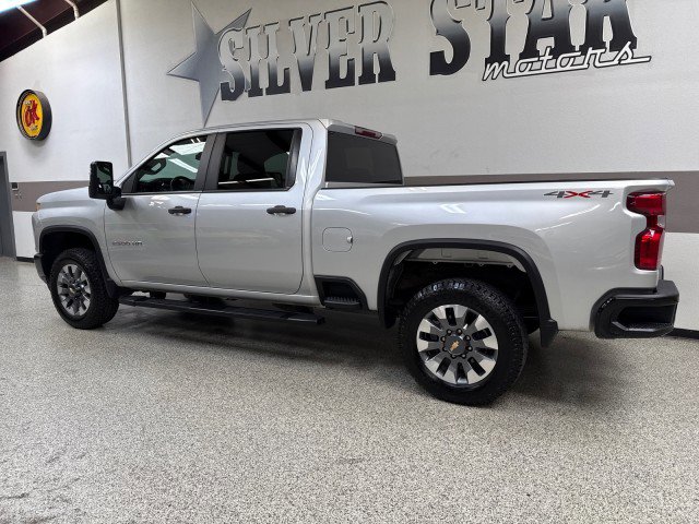 Used 2022 Chevrolet Silverado 2500 Custom w/ Custom Convenience Package image 6