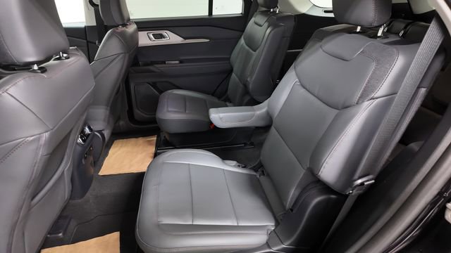Used 2026 Ford Explorer Active w/ Active Comfort Package AWD/4WD image 17