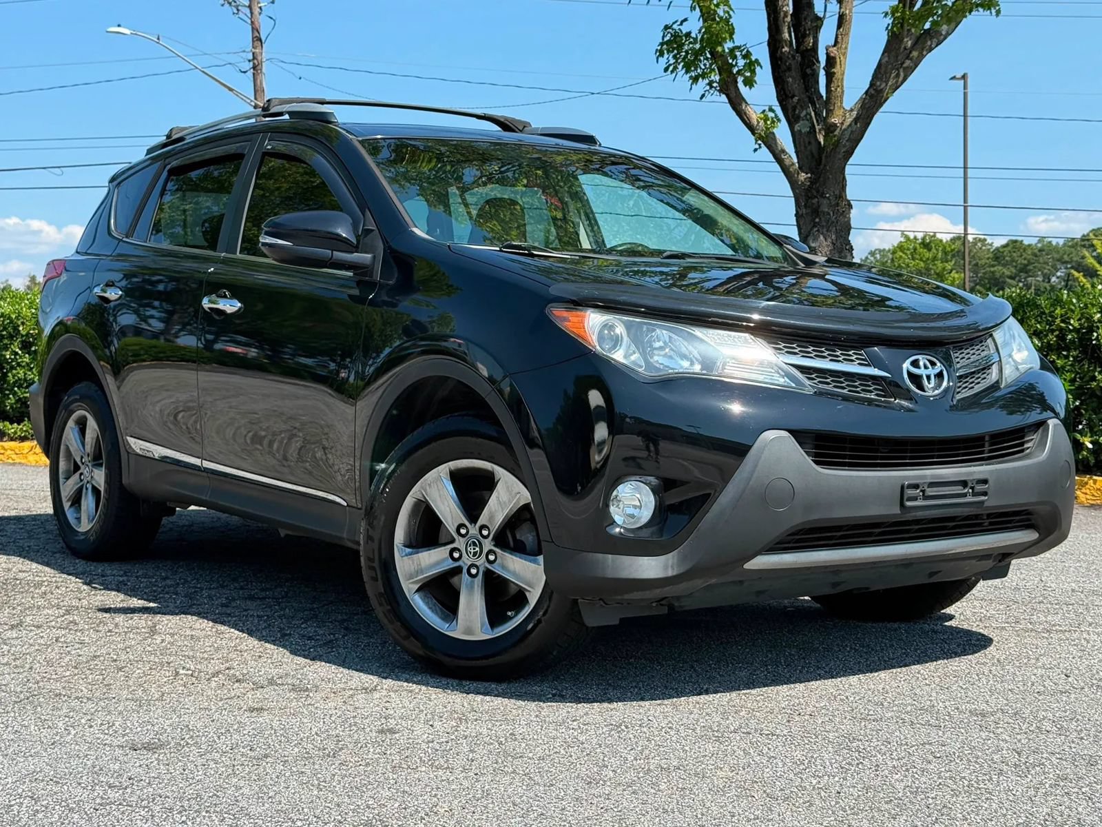 Used 2015 Toyota RAV4 XLE AWD/4WD image 1