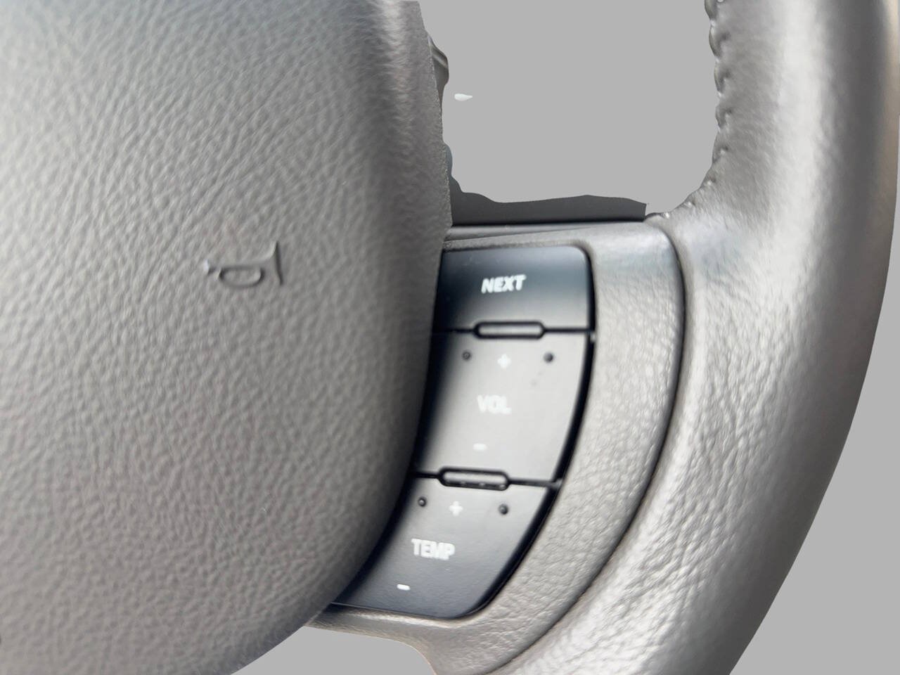 Used 2008 Lincoln Town Car Signature Limited RWD image 30