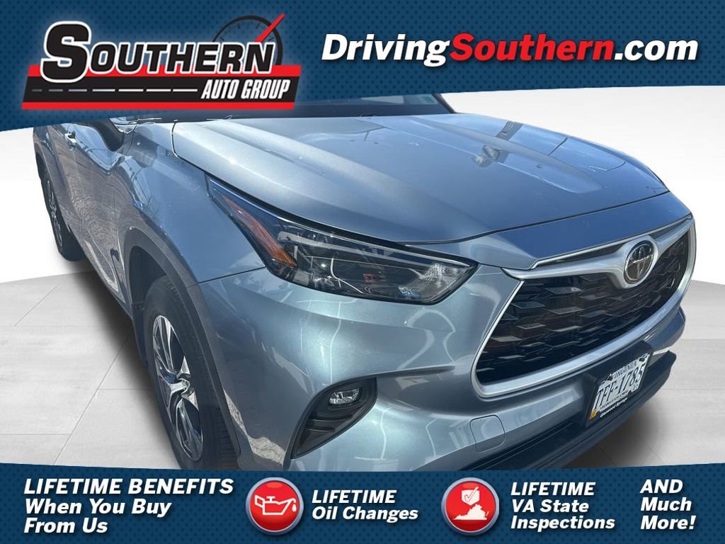 Used 2022 Toyota Highlander XLE image 1