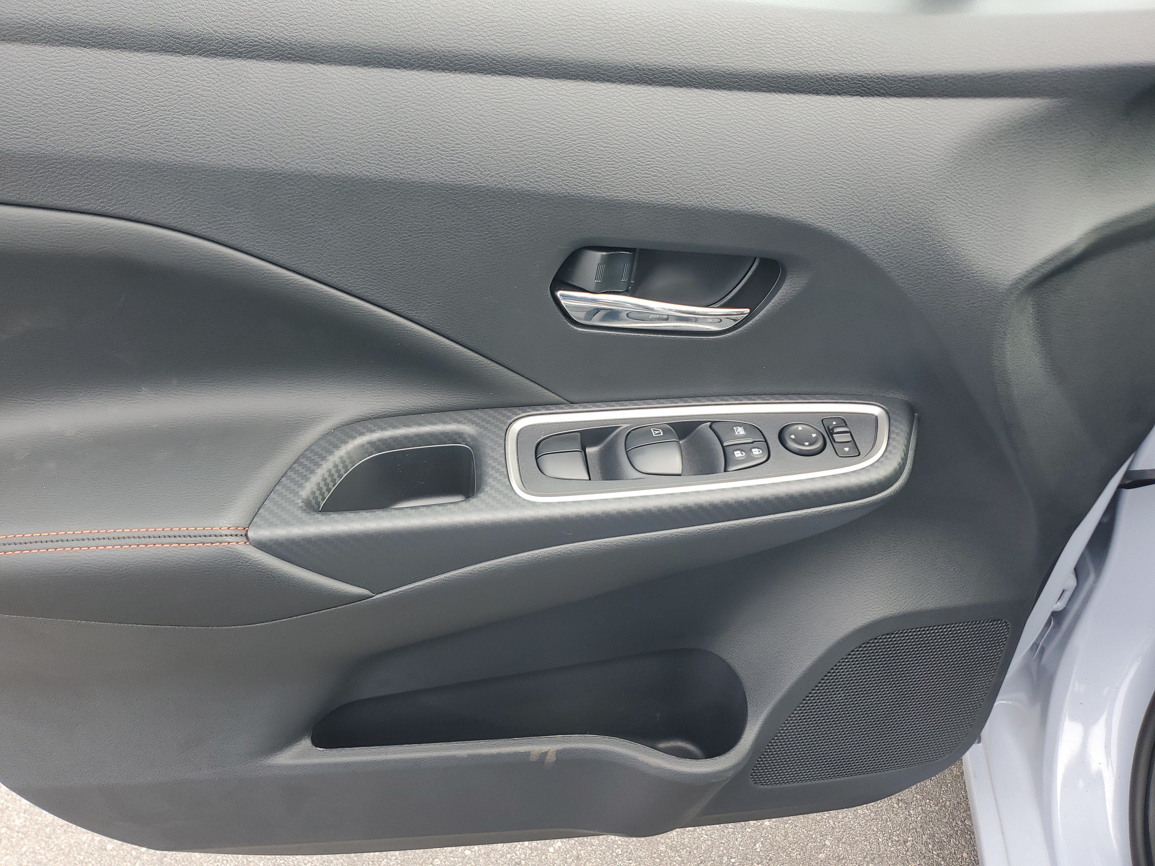 New 2025 Nissan Versa SR w/ Trunk Package FWD image 18