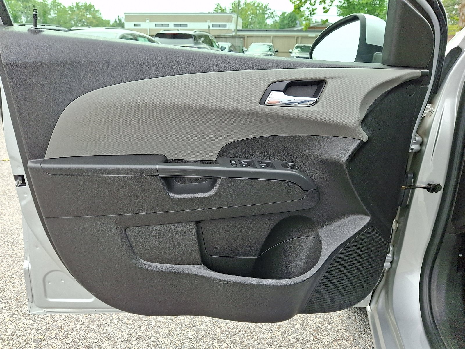 Used 2015 Chevrolet Sonic LT FWD image 14