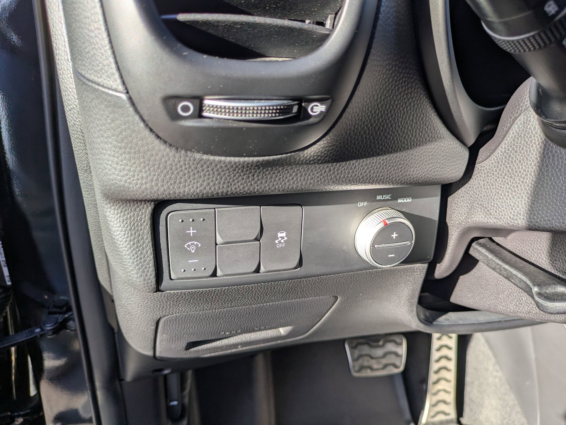 Used 2019 Kia Soul + w/ Audio Package FWD image 18