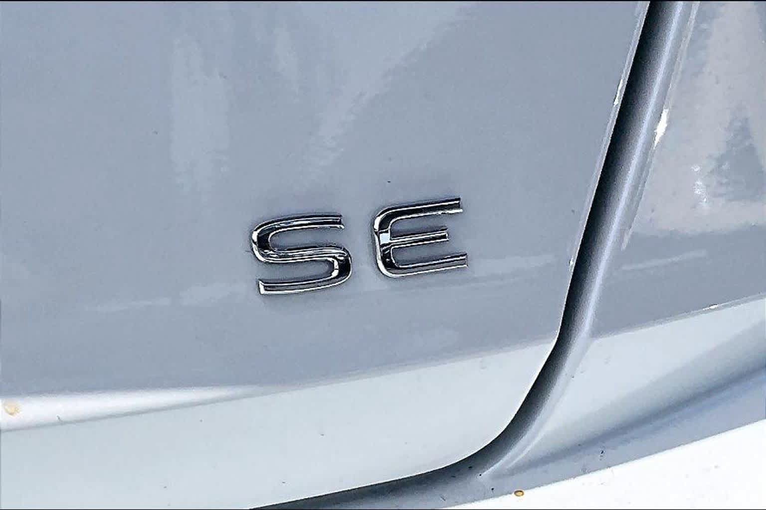 Used 2026 Volkswagen Jetta SE FWD image 10