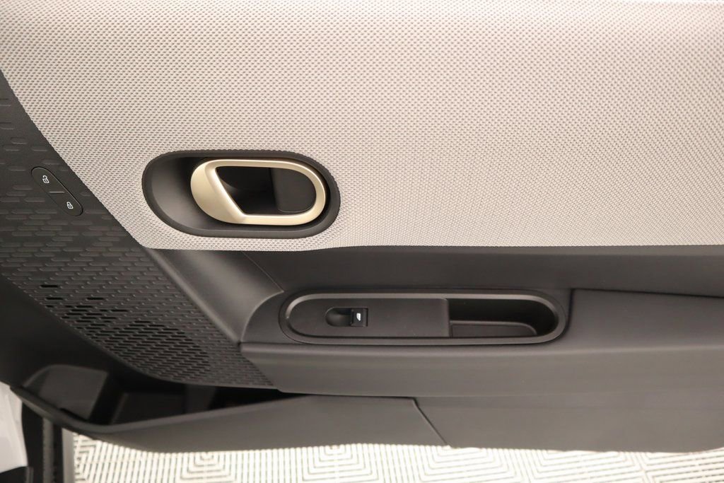 New 2025 MINI Cooper 2-Door Hardtop image 17