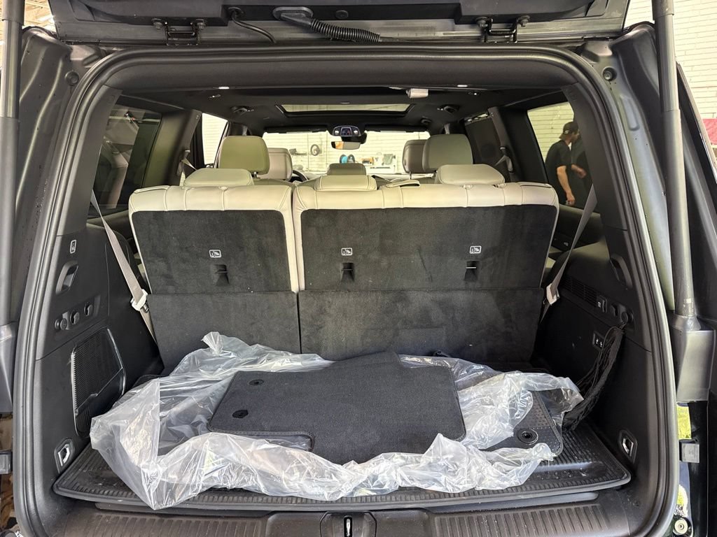 Used 2025 Jeep Wagoneer Series III AWD/4WD image 14