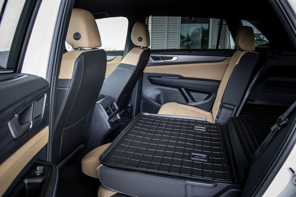 New 2026 Volkswagen Atlas Cross Sport SE image 46