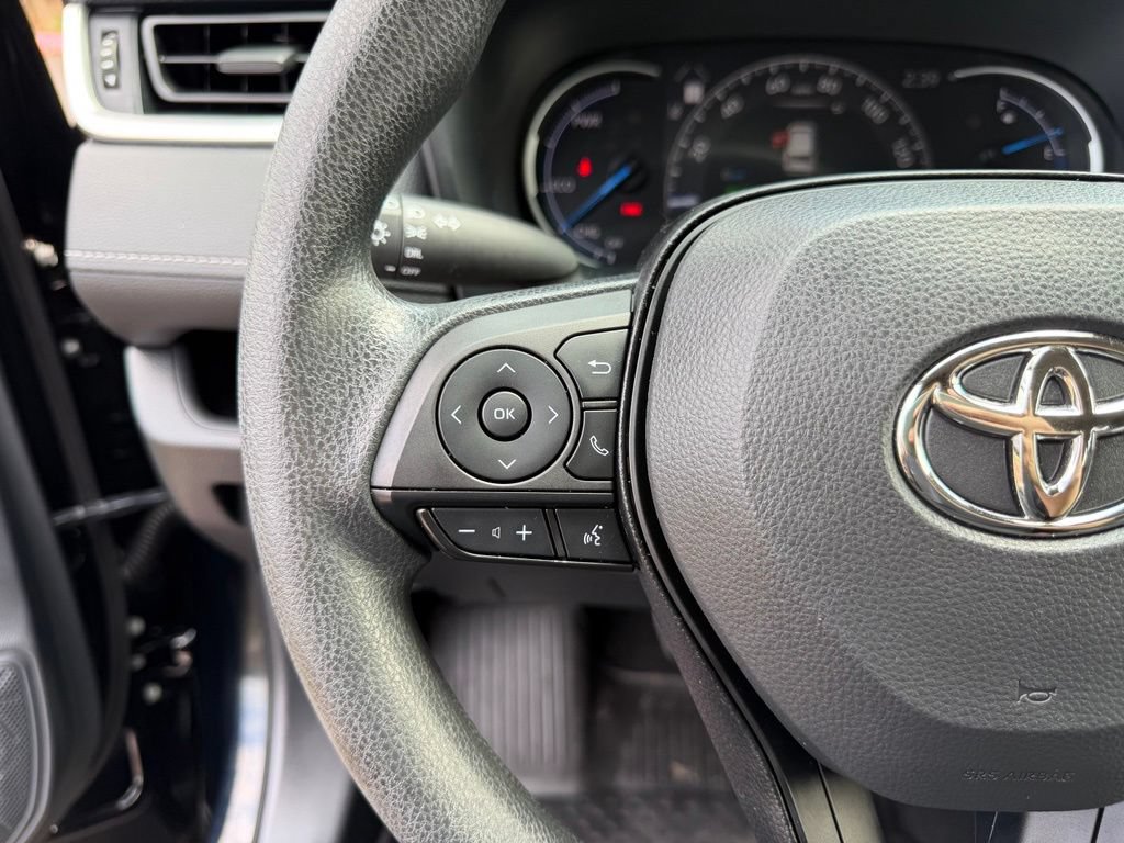Used 2023 Toyota RAV4 LE AWD/4WD image 16