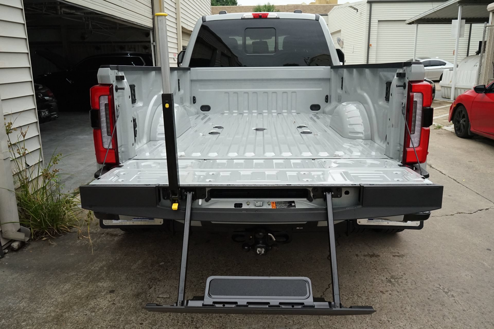 Used 2025 Ford F350 Platinum AWD/4WD image 24