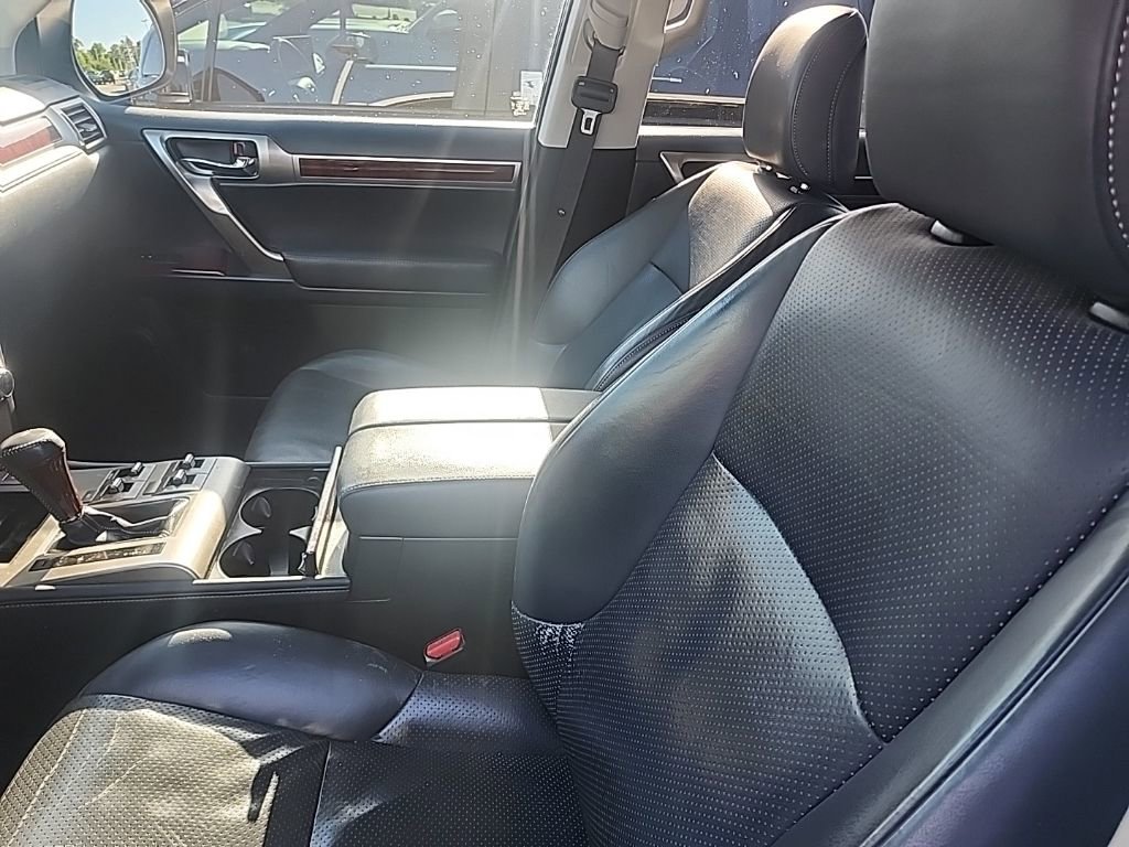 Used 2017 Lexus GX 460 Luxury w/ Preferred Accessory Package AWD/4WD image 7