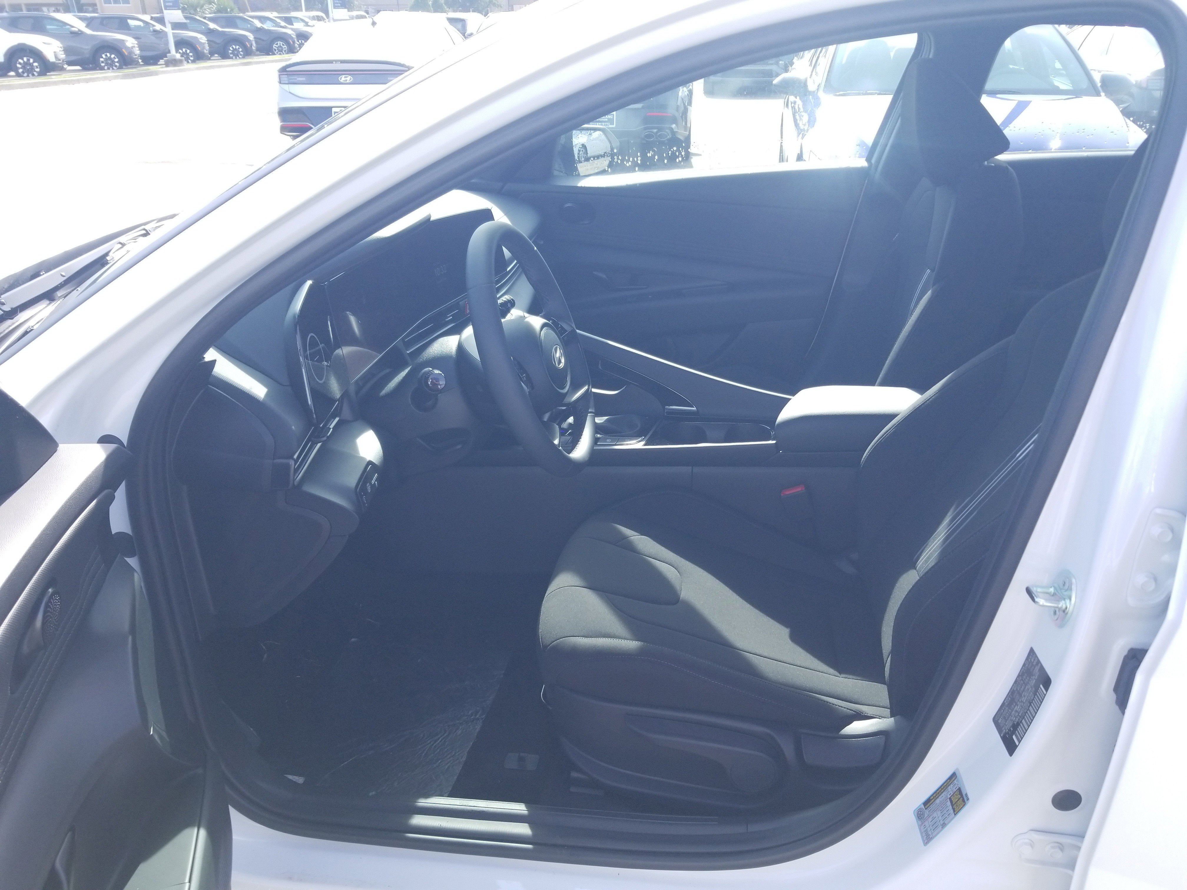 New 2025 Hyundai Elantra SEL image 10