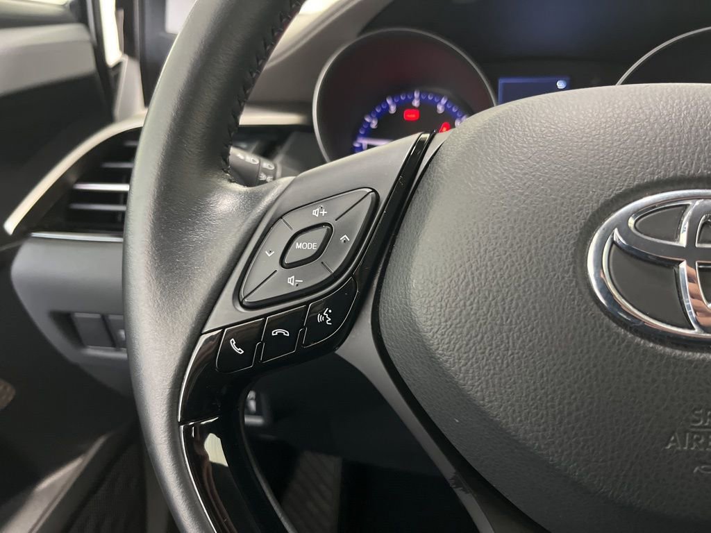 Used 2022 Toyota C-HR Limited FWD image 6