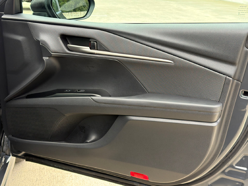 Used 2025 Toyota Camry SE w/ Convenience Package FWD image 13