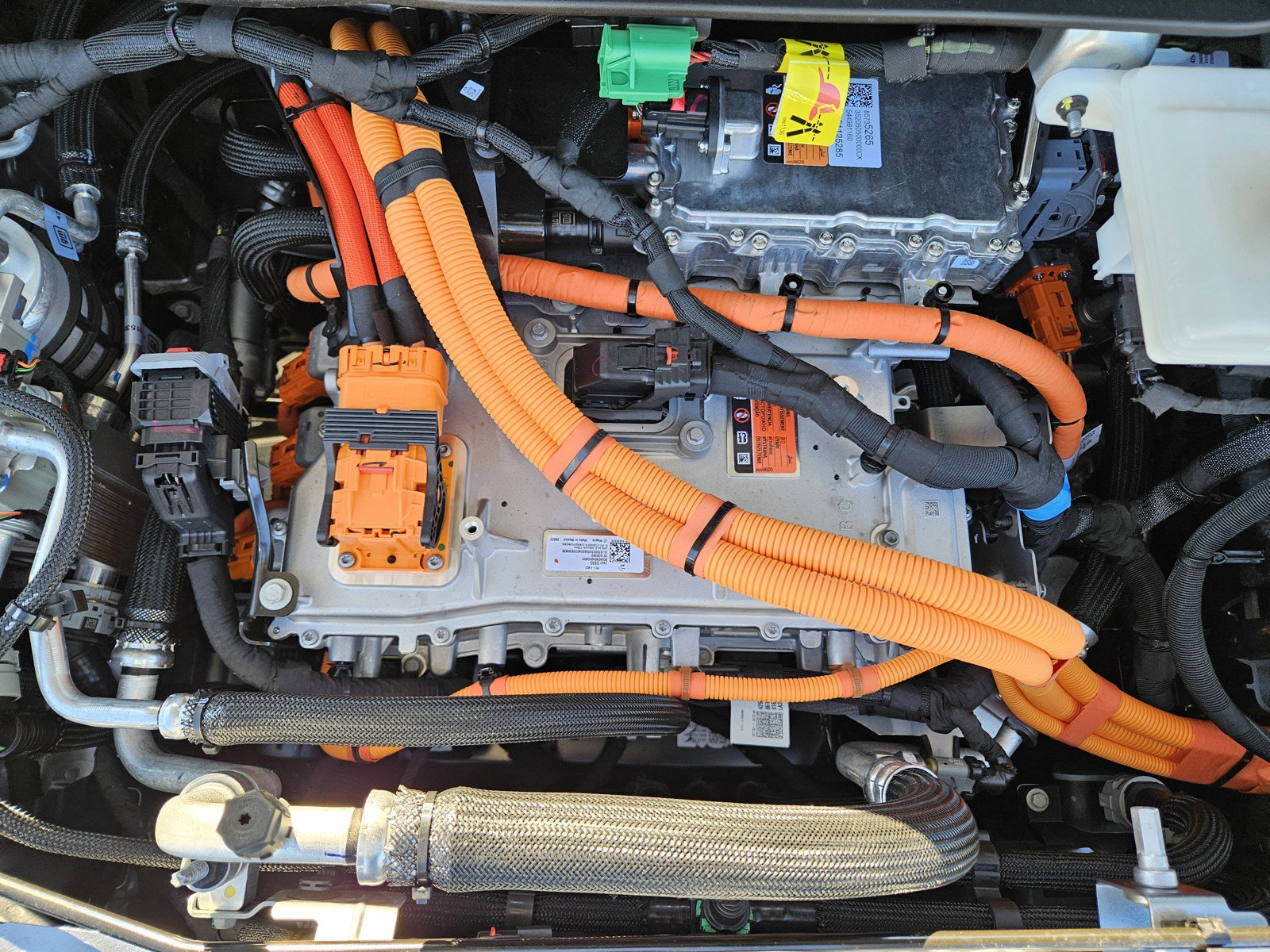 New 2027 Chevrolet Bolt RS w/ LPO, All-Weather Package FWD image 20