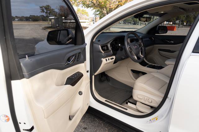 Used 2022 GMC Acadia Denali w/ Denali Ultimate Package image 11