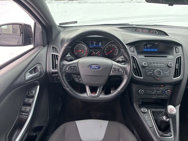 Used 2017 Ford Focus ST image 24