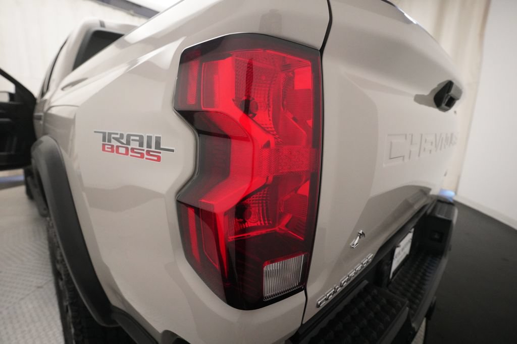 Used 2026 Chevrolet Colorado Trail Boss AWD/4WD image 35